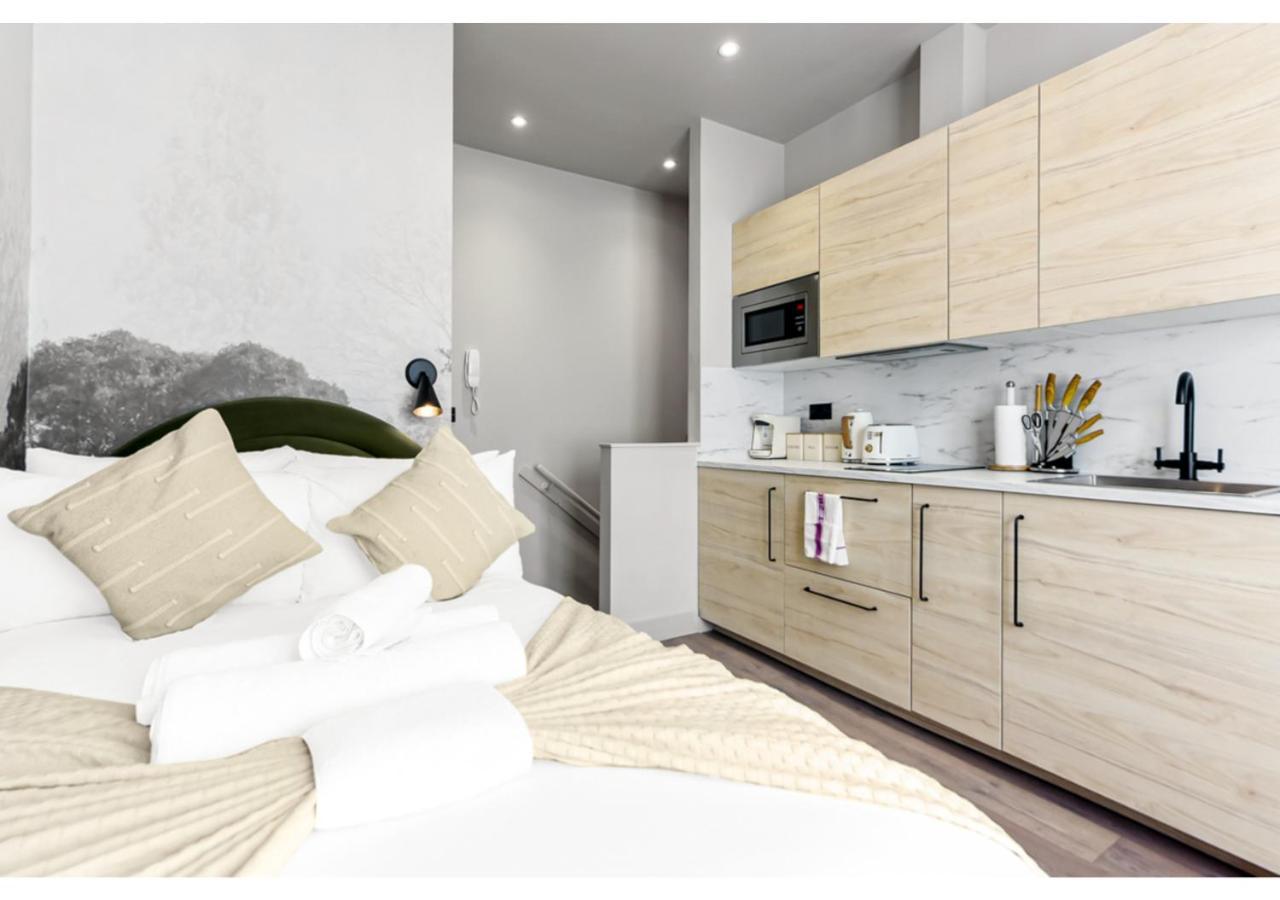 Cozy Retreat In Trendy Clapton Common Londra